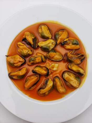 Image of Ati Manel spicy mussels in escabeche on plate