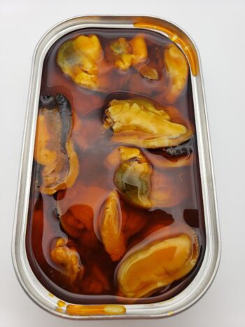 Image of Ati Manel spicy mussels in escabeche open tin view