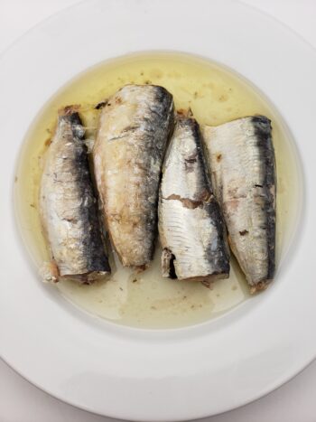 Image of Ferrigno sardines in rapeseed oil on plate