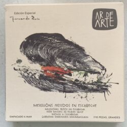 Image of the front of a package of Ar de Arte Fried Mussels in Escabeche 7/10, Fernando Rei Edition