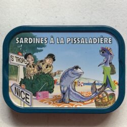 Image of the front of a tin of Ferrigno La Bonne Mer Sardines à la Pissaladière (Onions, Anchovies, Black Olives)