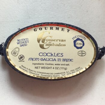 Image of the front of a tin of Conservas de Cambados Cockles in Brine 20/25