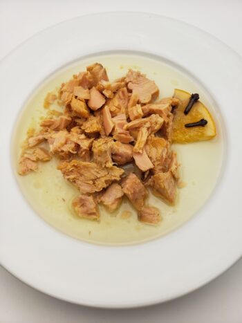 Image of Don Gastronom tuna with orange and clove on a plate
