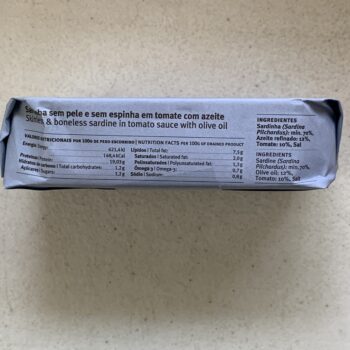 Image of the side panel of a package of Sardinha Skinless and Boneless Sardines in Tomato Sauce with Olive Oil