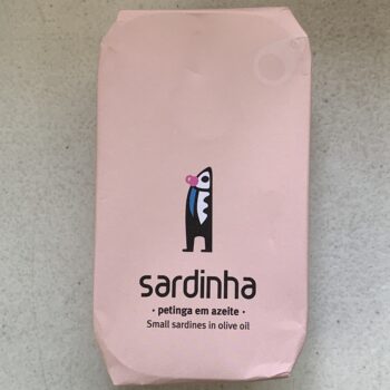 Image of the front of a tin of Sardinha Small Sardines in Olive Oil