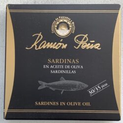 Image of the front of a box of Ramón Peña Sardines in Olive Oil 30/35, Gold Line
